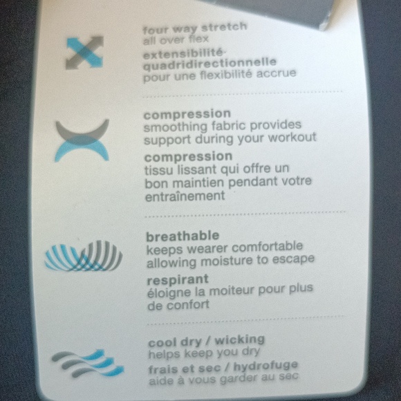 GapFit Mid Rise Capri - Picture 12 of 13